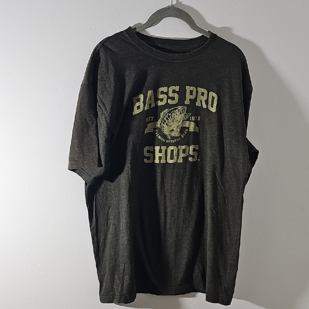 Bass Pro Shops Olive Green T-Shirt for Men. Size Large.